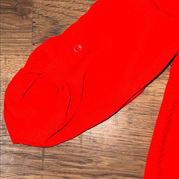 MARY & MO Red Women's Top - Picture 8 of 9